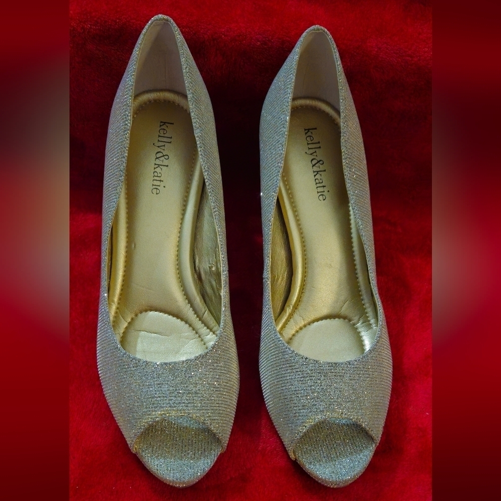 Kelly & Katie Silver & Gold Glittering  Peep-Toe Heels - Size 8.5